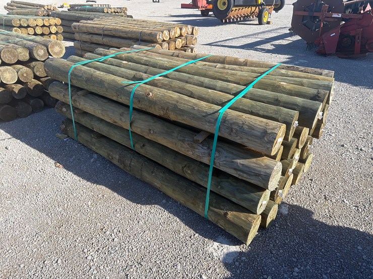 #23650-•-bundle-of-(28)-wooden-posts-image-1