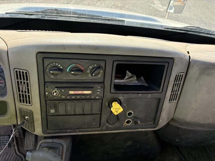 2012-international-durastar-4300-image-12