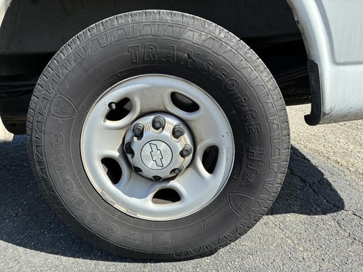 2016-chevrolet-express-2500-image-5