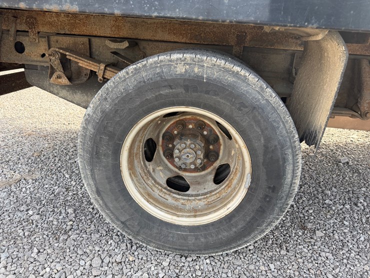 2011-gmc-3500hd-image-11