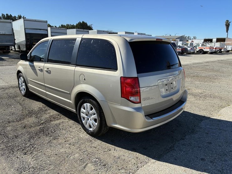 2014-dodge-grand-caravan-image-4