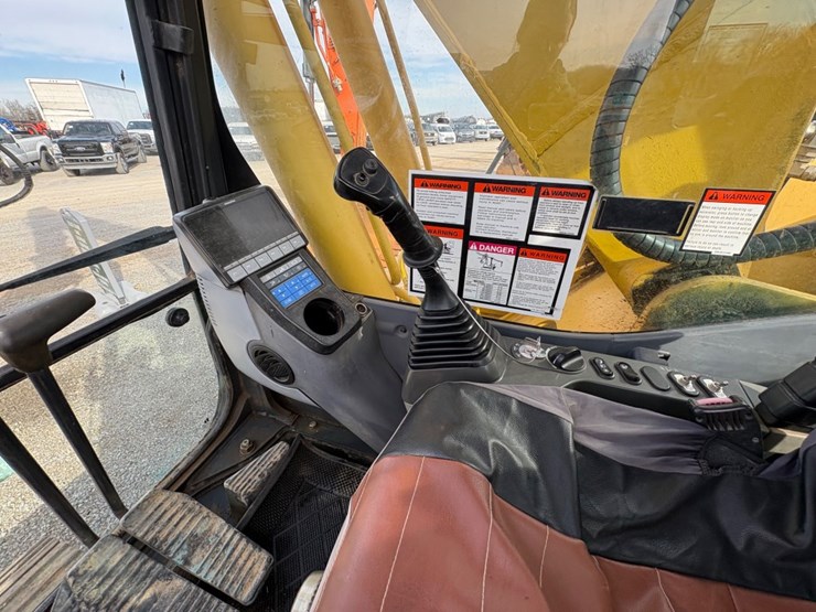 2010-komatsu-pc200-lc-8-image-18