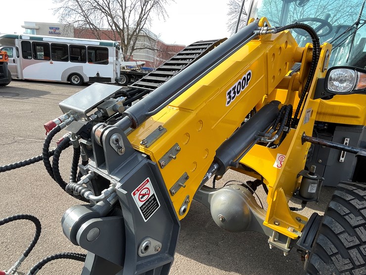 #114-•-new-magnum-3300p-telescoping-wheel-loader-image-12