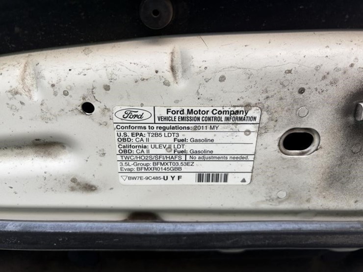 2011-ford-explorer-xlt-image-8