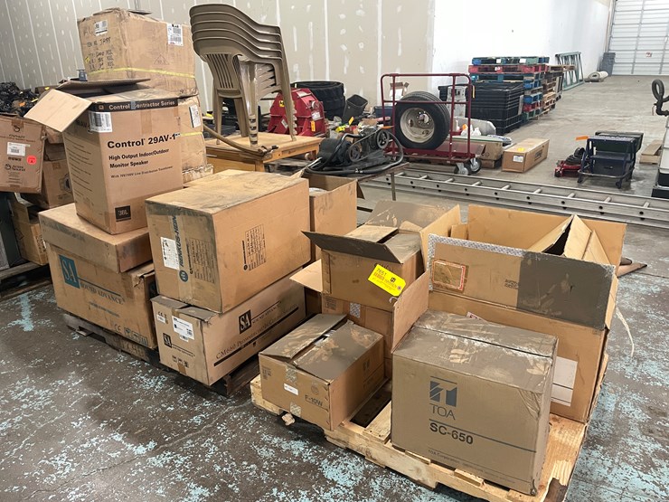 #7651-•-misc.-speakers,-electronic-parts-and-tripp-lite-battery-clips-image-1