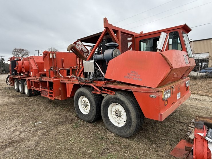 2008-crown-ce600-dd-5-axle-well-service-workover-rig-for-parts-image-2