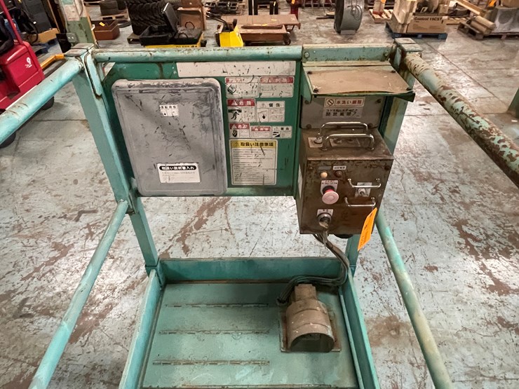 #202-•-airman-encl06-electric-track-scissor-lift-image-28