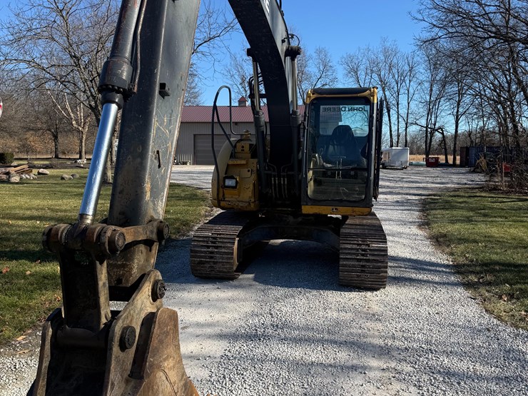 2012-deere-135d-image-6