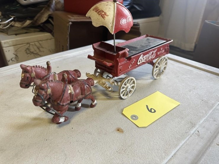 antique-cast-iron-coca-cola-horse-drawn-wagon-image-2