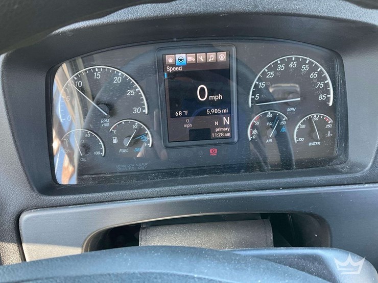 2024-freightliner-m2-106-image-14