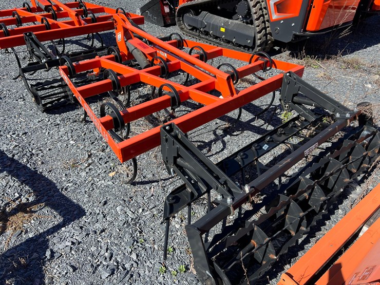 2023-white-251-image-5