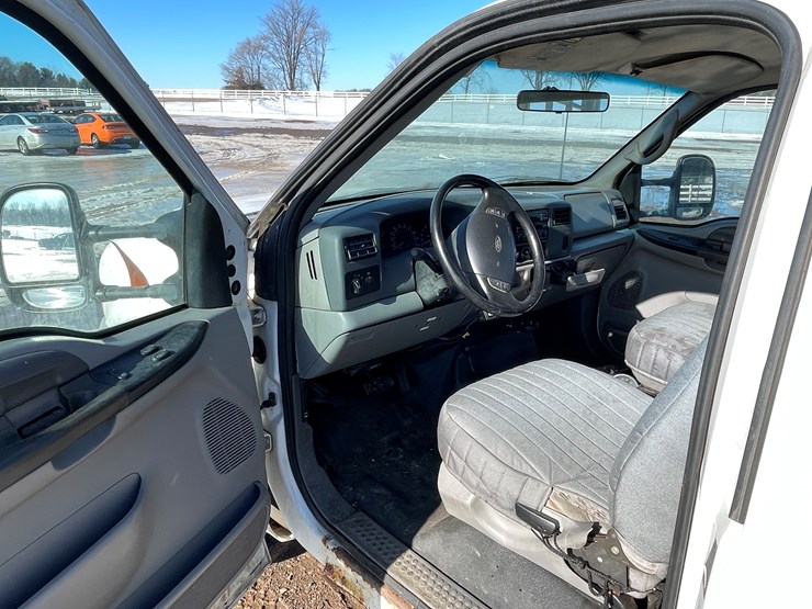 1999-ford-f550-image-25