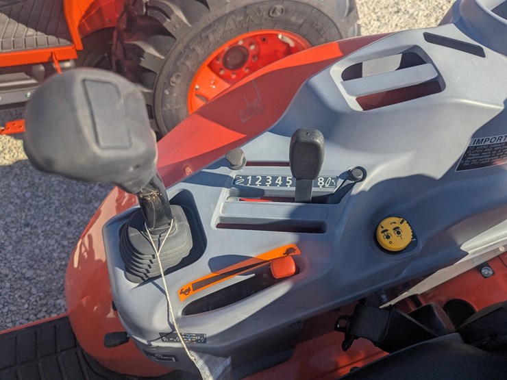 2023-kubota-l6060hst-image-12