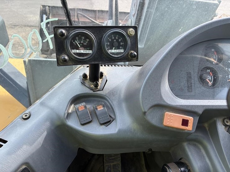 2004-komatsu-w200pt-wheel-loader-image-17