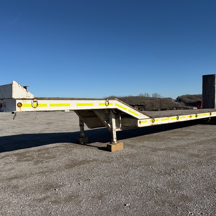 #30964 • 2004 FERREE LT-35T TANDEM AXLE LOWBOY TRAILER
