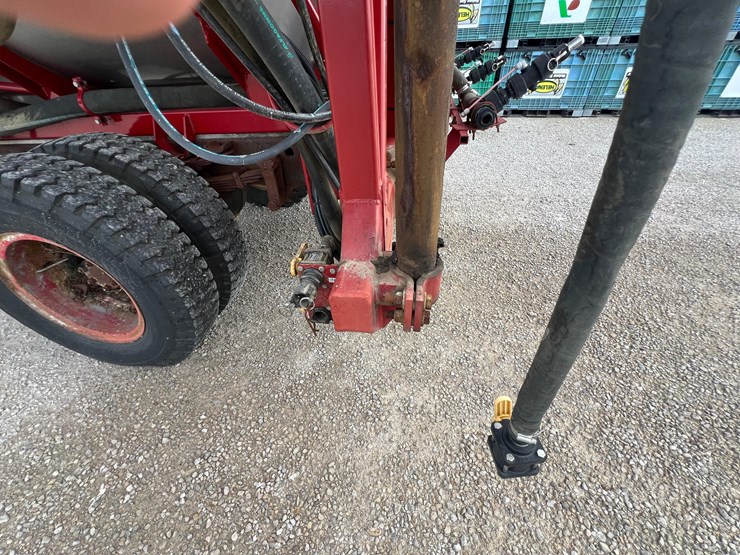case-610-sprayer-system-2000-gallons-image-39