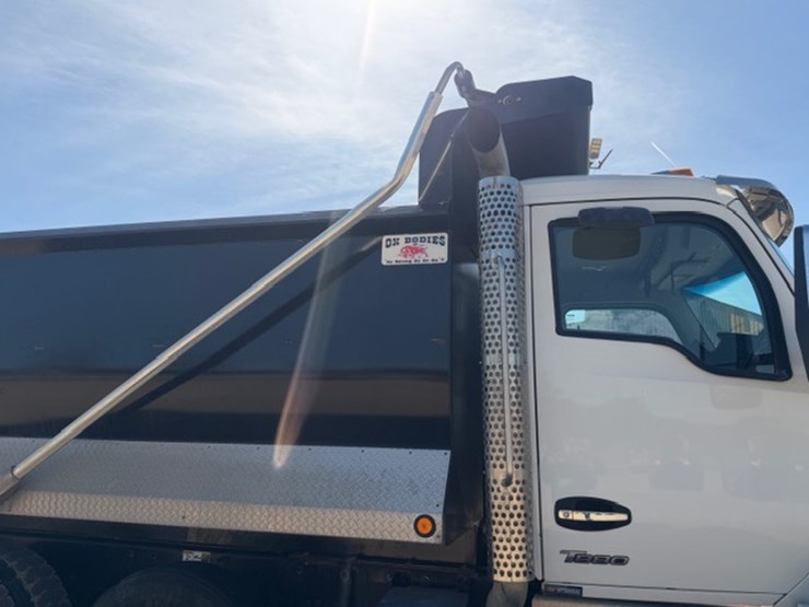 2024-kenworth-t880-image-28