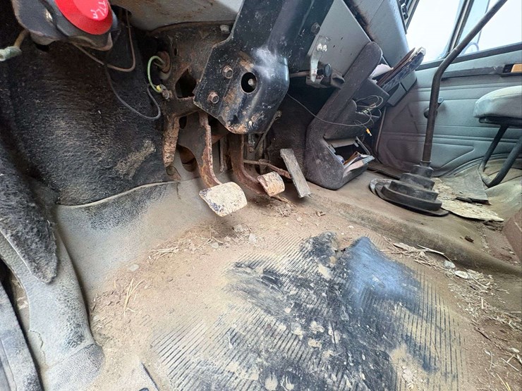 1996-freightliner-dump-truck-image-27