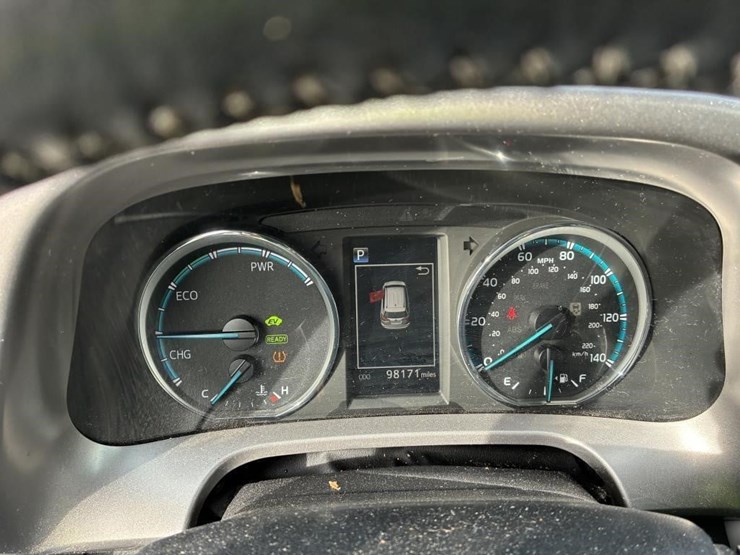 2017-toyota-rav4-image-17