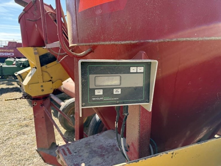 new-holland-355-image-6