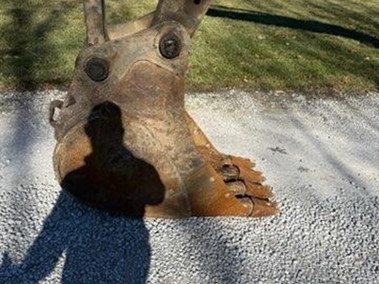 2012-deere-135d-image-17