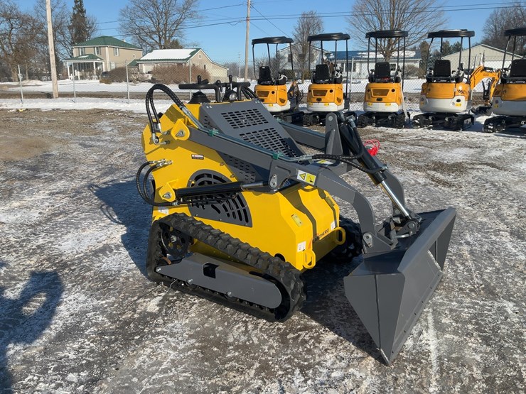 #1013-•-unused-landhero-t460-mini-skid-steer-loader-image-7