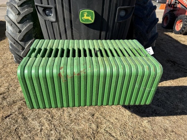 john-deere-8235r-image-17