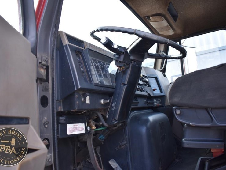 1993-international-8200-image-33