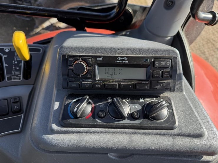 2023-kubota-m7-152-image-14