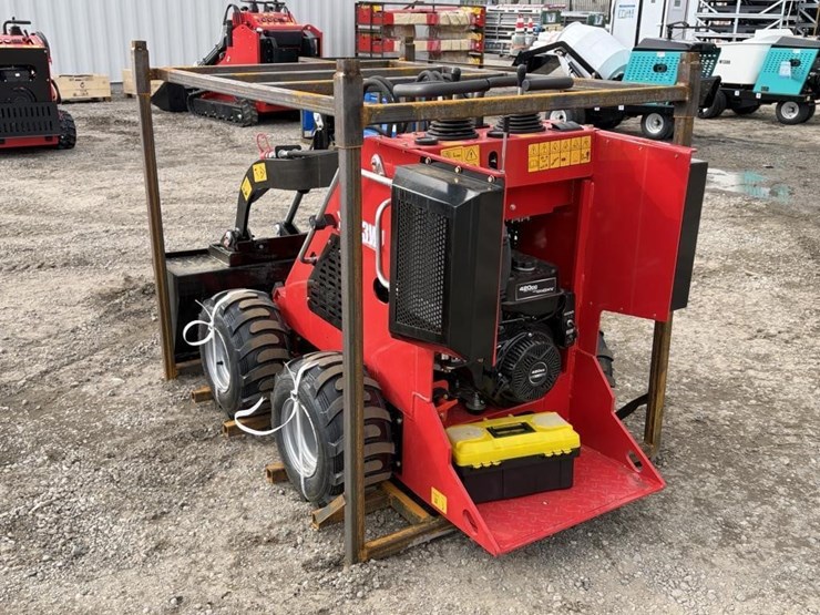 2026-sdlool-sl-323w-skid-steer-loader-image-4