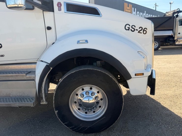 2024-kenworth-t880-image-24