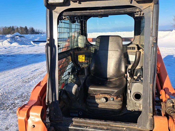 2015-kubota-svl75-2-image-11