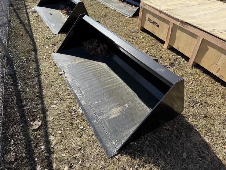 new-swict-72"-universal-attach-bucket-image-1