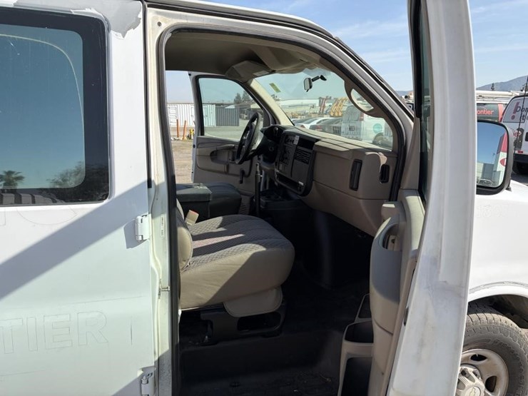 2007-utility-van-image-10