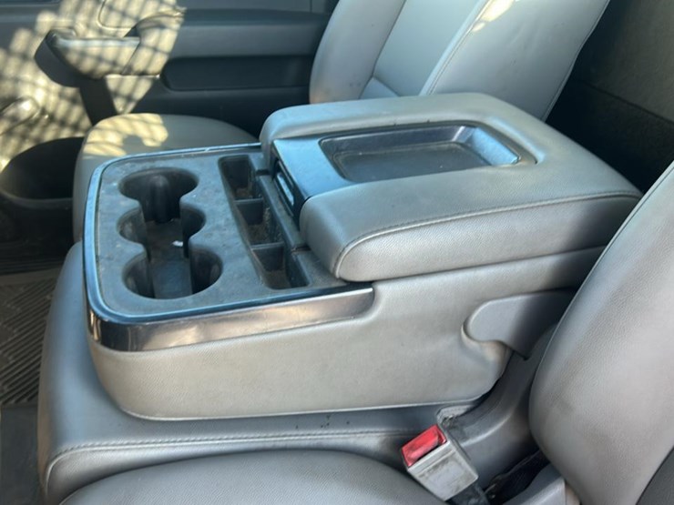 2017-chevrolet-silverado-3500hd-image-22