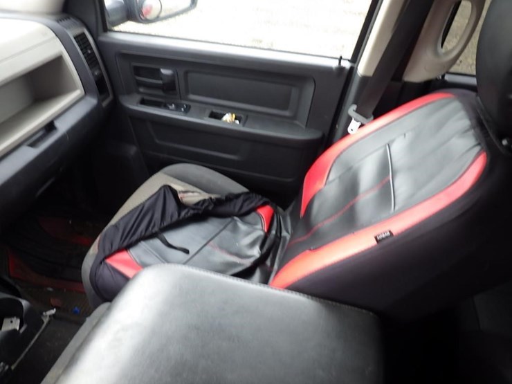 2011-dodge-1500-image-33