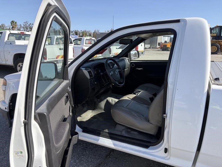 2011-chevrolet-colorado-image-15