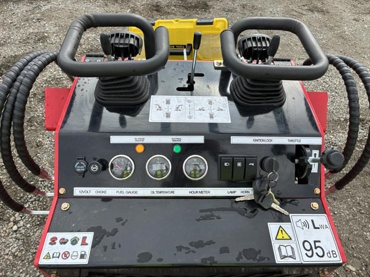 2025-sdlool-sl380r-skid-steer-loader-image-10