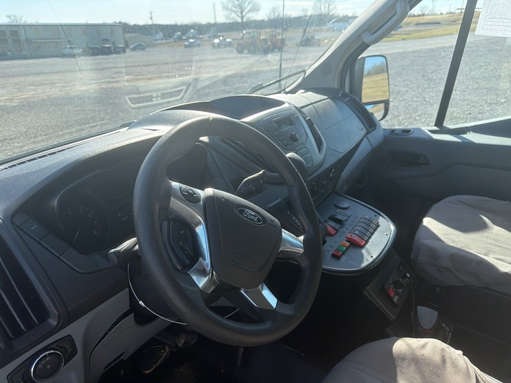 2017-ford-transit-image-17