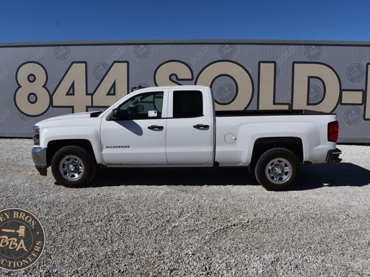 2017-chevrolet-silverado-1500-image-2