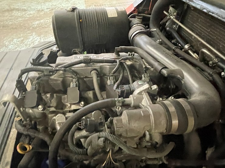 #175-•-2015-toyota-propane-forklift-image-31