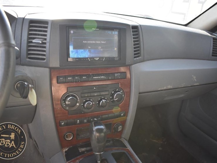 2005-jeep-grand-cherokee-limited-image-22