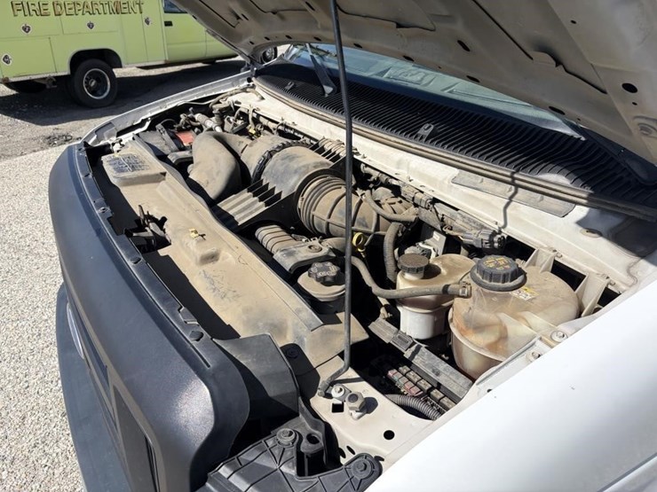 2011-ford-e350-image-6