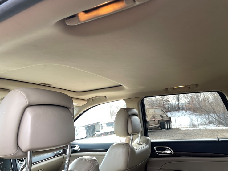 2015-jeep-grand-cherokee-image-15