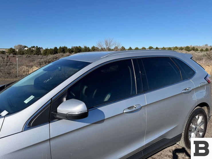 2019-ford-edge-image-12