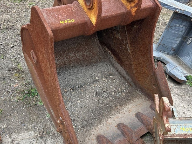 hensley-36in-hydraulic-excavator-bucket-image-1