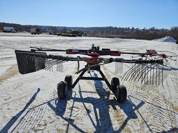 2020-kubota-ra1042t-image-4