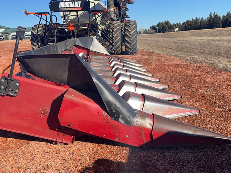 case-1083-corn-header-image-5