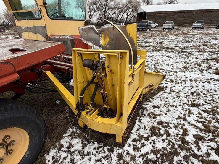 new-holland-1085-image-31