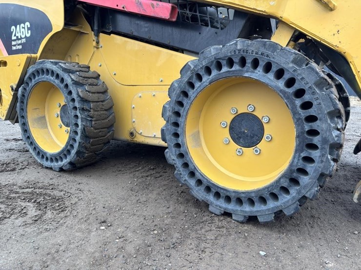 caterpillar-246c-image-16